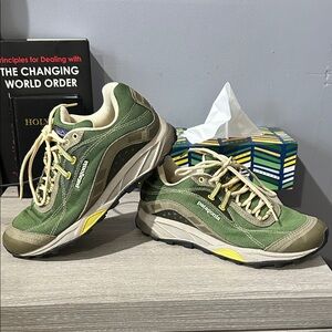 Women’s  sz 6.5 Patagonia Green and Tan Tsali Trail Running Shoe